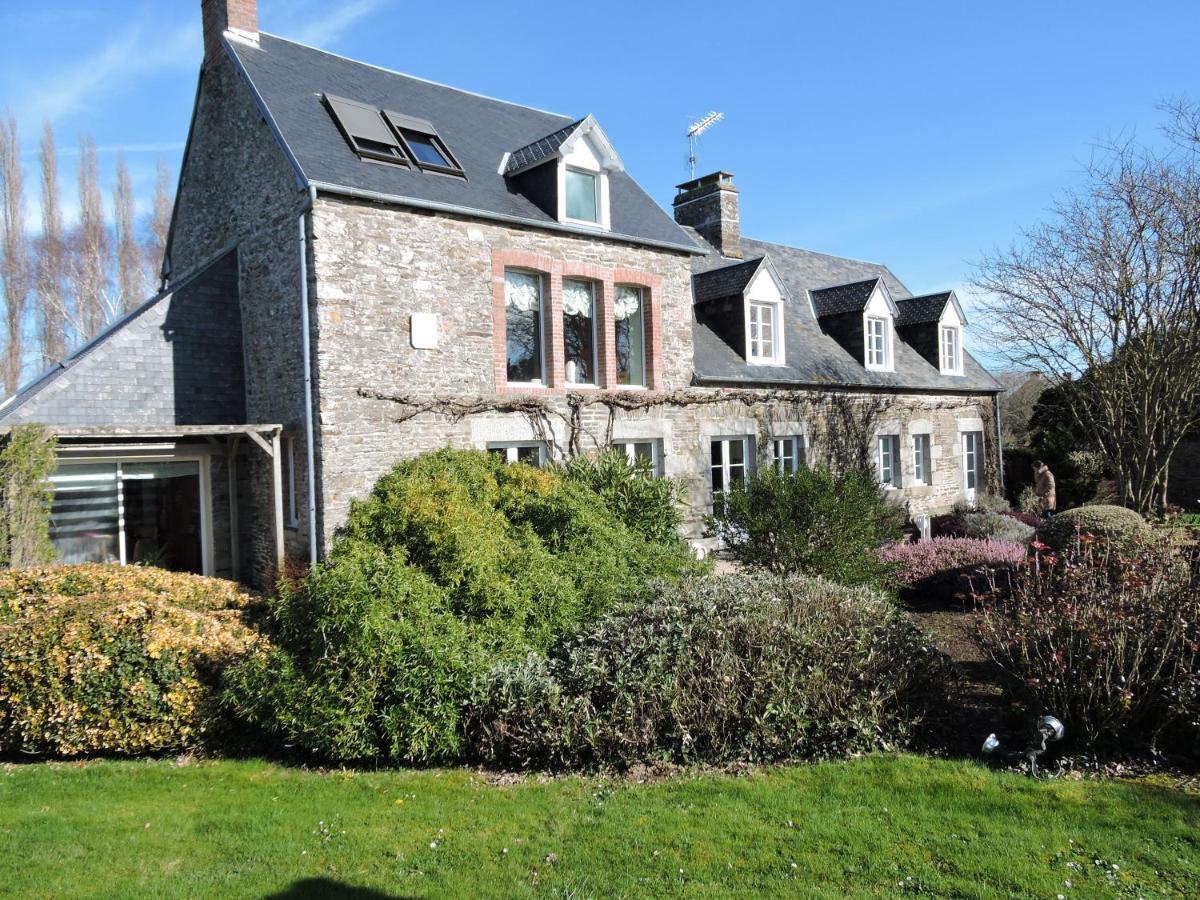 Gite De Charme "La Maison Saint-Leonard" Avec Piscine, Spa, Vue Sur Le Mont Saint-Michel Vains Kültér fotó